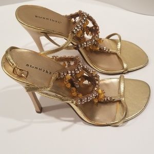 Bonnibell gold dress shoes with design